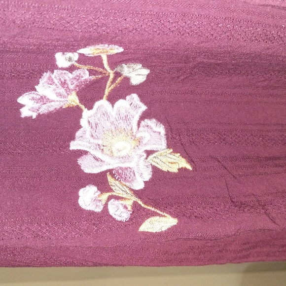 45 Knox Rose Burgundy Button down Shirt with Embroidered Flowers. Size: Medium - Picture 9 of 11